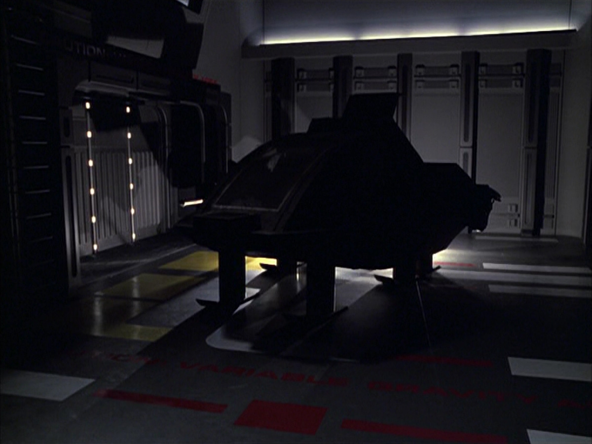 extant_StarTrek_VOY_6x05-Alice_00974.jpg