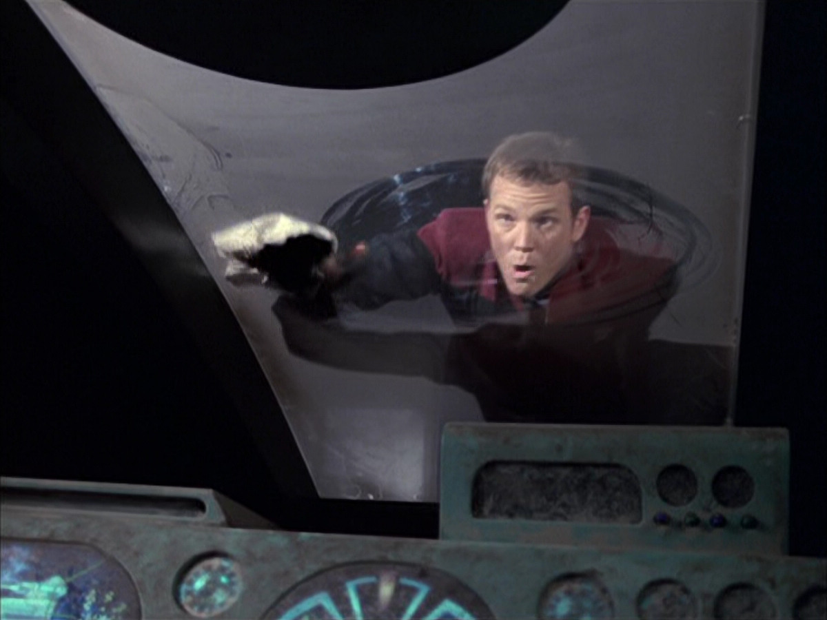 extant_StarTrek_VOY_6x05-Alice_00997.jpg
