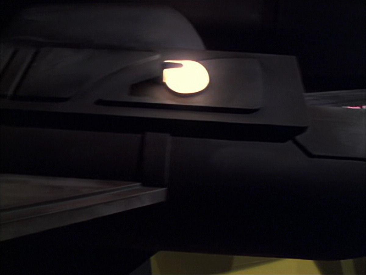 extant_StarTrek_VOY_6x05-Alice_01008.jpg