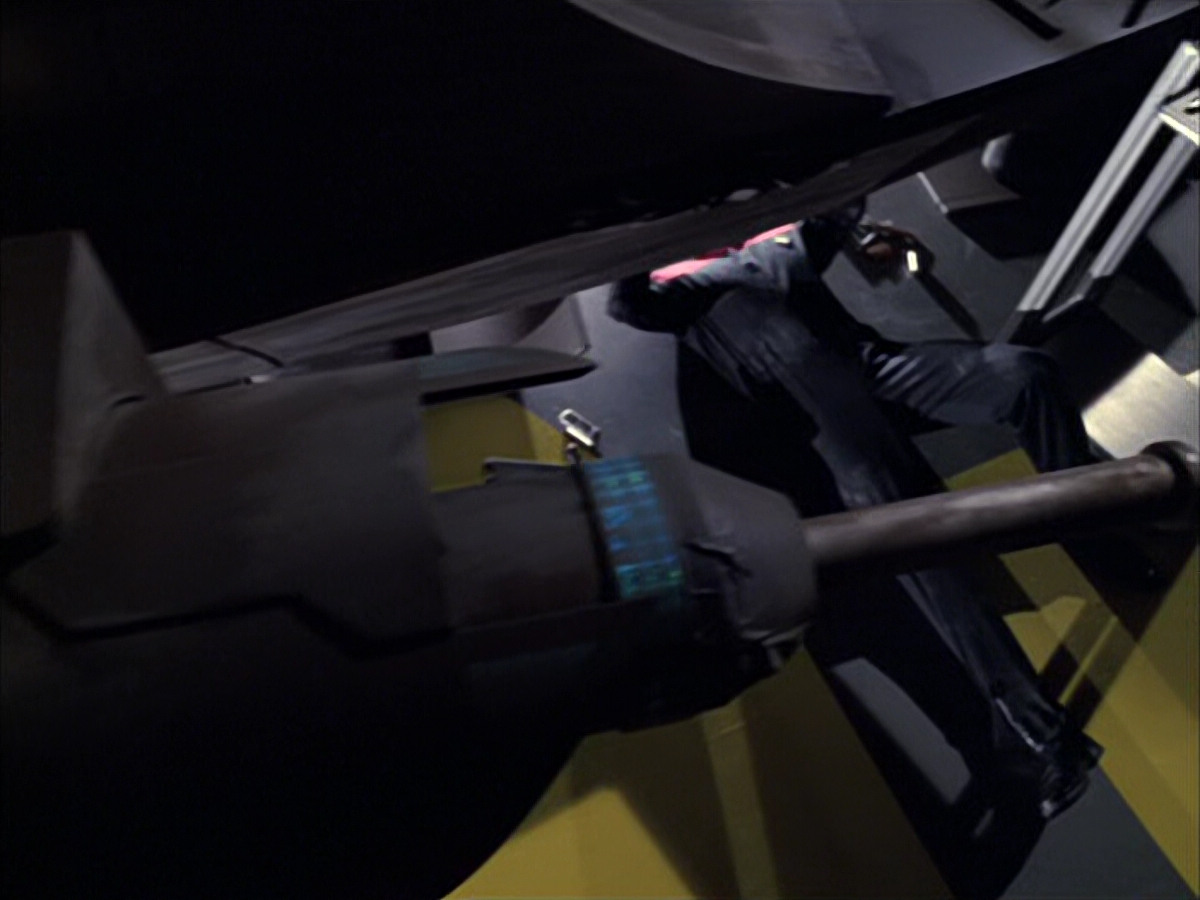 extant_StarTrek_VOY_6x05-Alice_01010.jpg