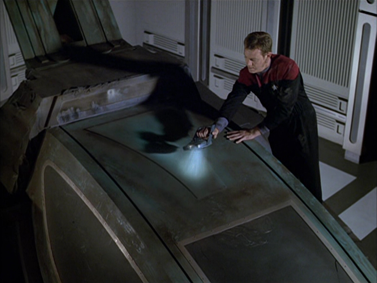 extant_StarTrek_VOY_6x05-Alice_01020.jpg