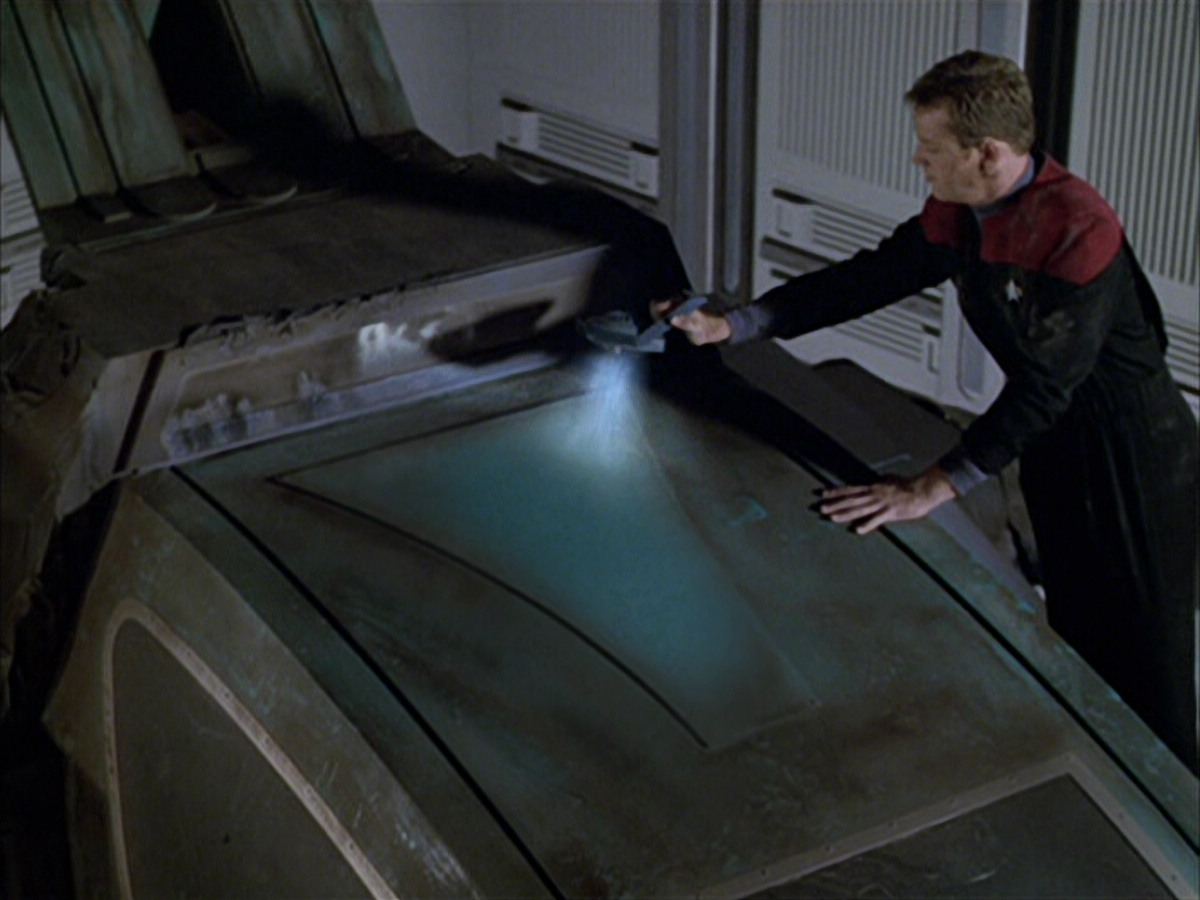 extant_StarTrek_VOY_6x05-Alice_01025.jpg