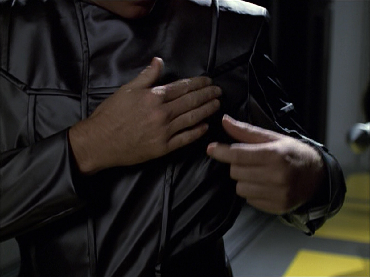 extant_StarTrek_VOY_6x05-Alice_01037.jpg
