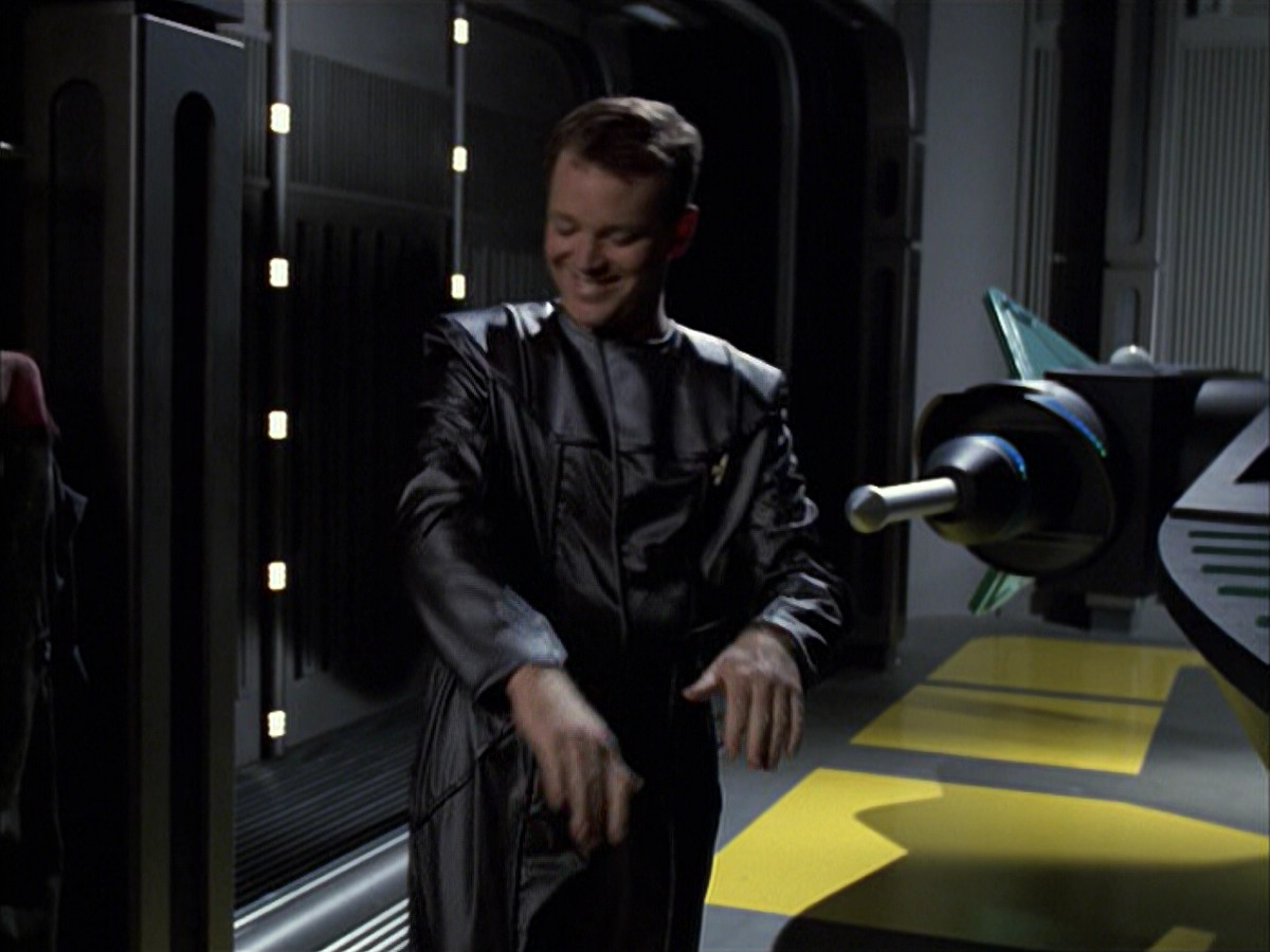 extant_StarTrek_VOY_6x05-Alice_01044.jpg