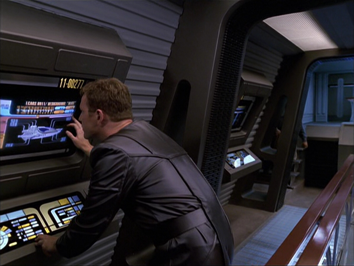 extant_StarTrek_VOY_6x05-Alice_01063.jpg