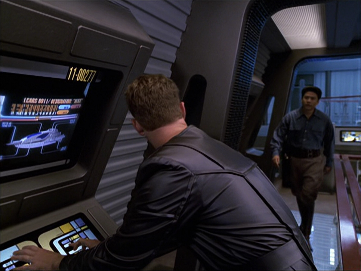 extant_StarTrek_VOY_6x05-Alice_01066.jpg