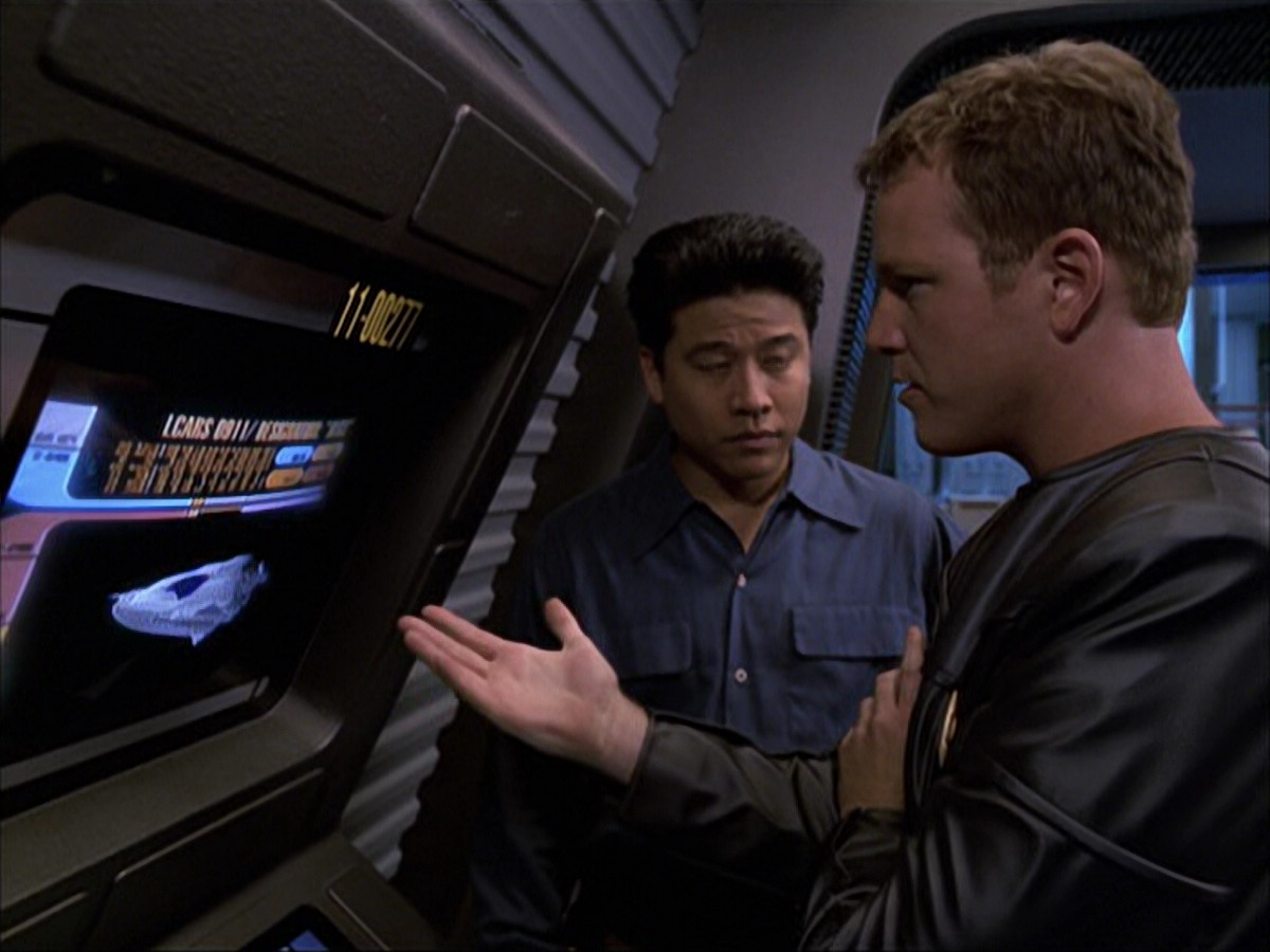 extant_StarTrek_VOY_6x05-Alice_01077.jpg