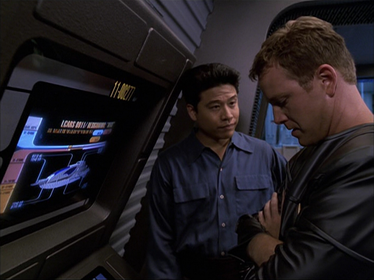 extant_StarTrek_VOY_6x05-Alice_01084.jpg