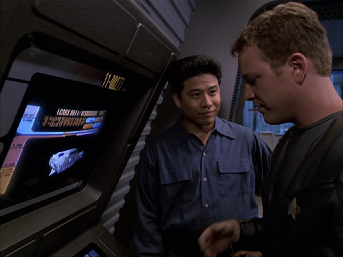 extant_StarTrek_VOY_6x05-Alice_01086.jpg
