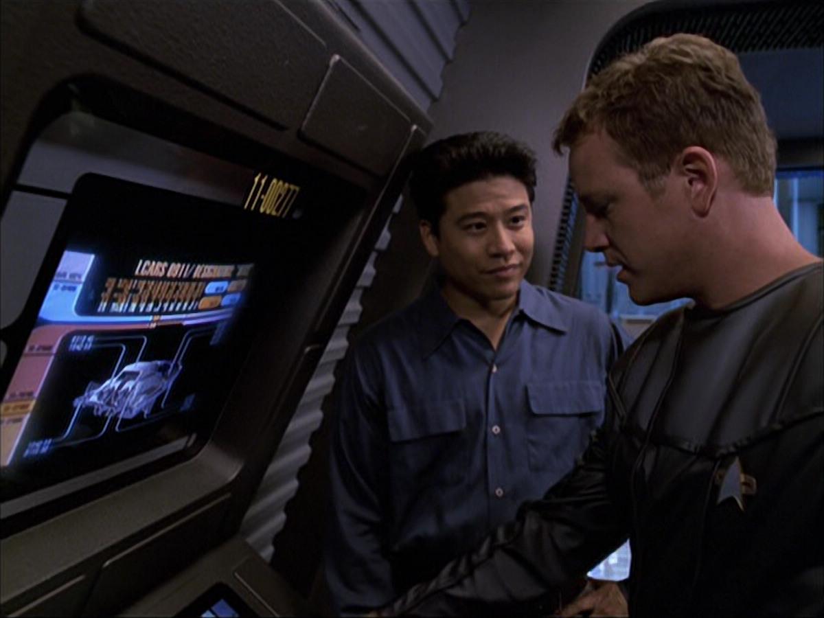 extant_StarTrek_VOY_6x05-Alice_01087.jpg