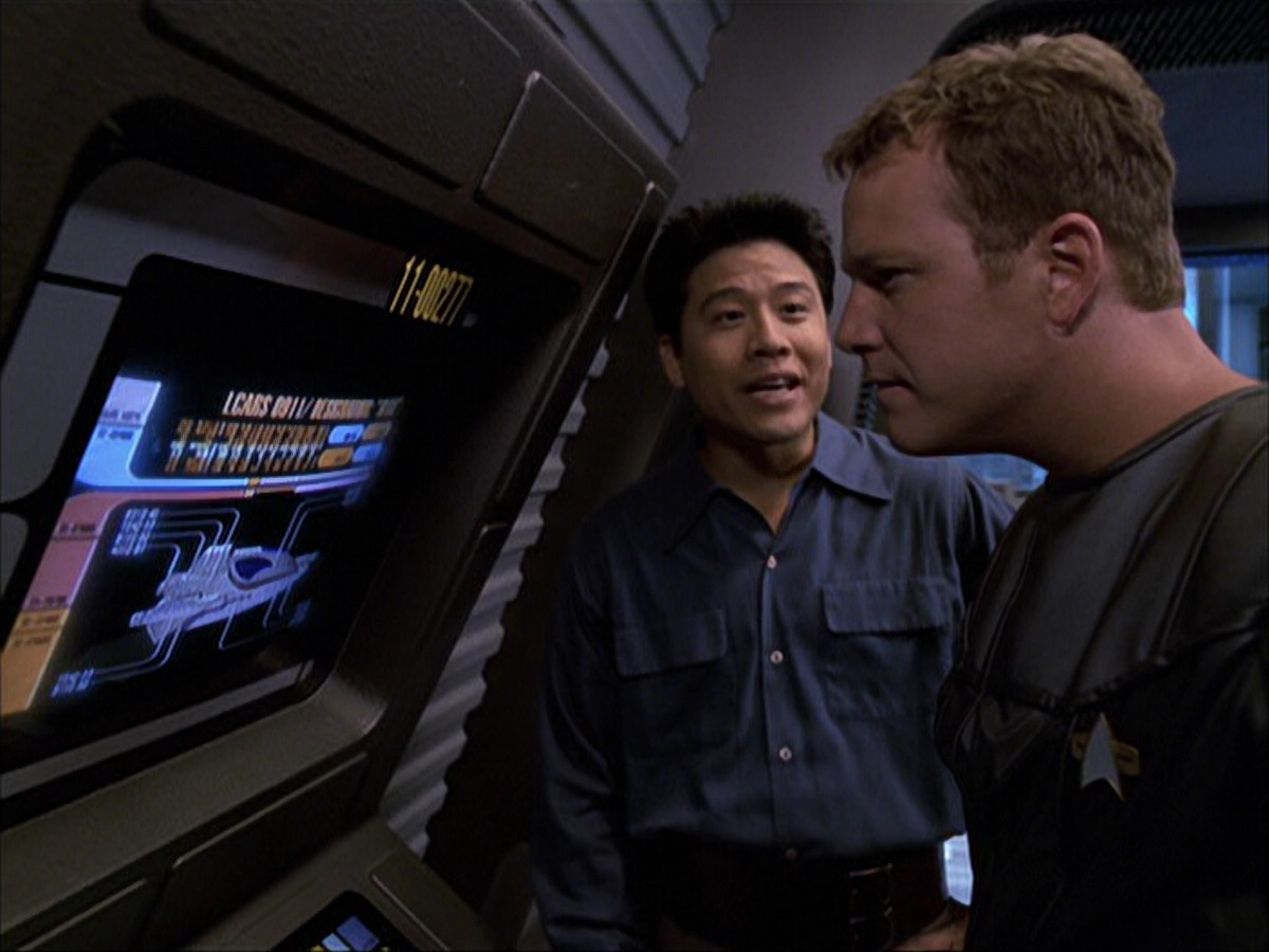 extant_StarTrek_VOY_6x05-Alice_01098.jpg