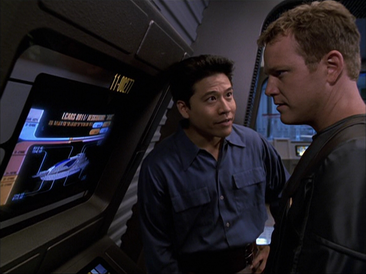 extant_StarTrek_VOY_6x05-Alice_01103.jpg