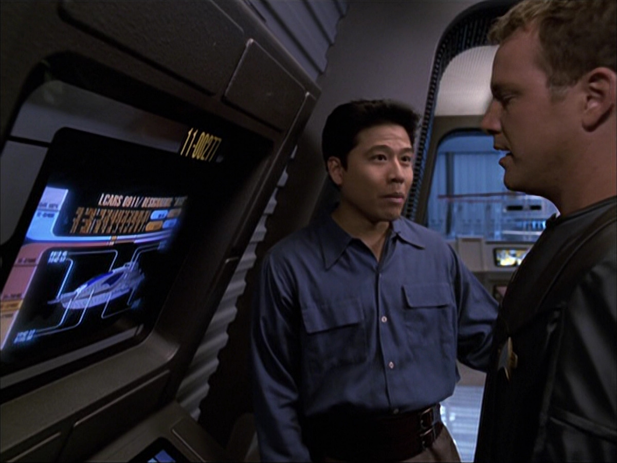 extant_StarTrek_VOY_6x05-Alice_01109.jpg