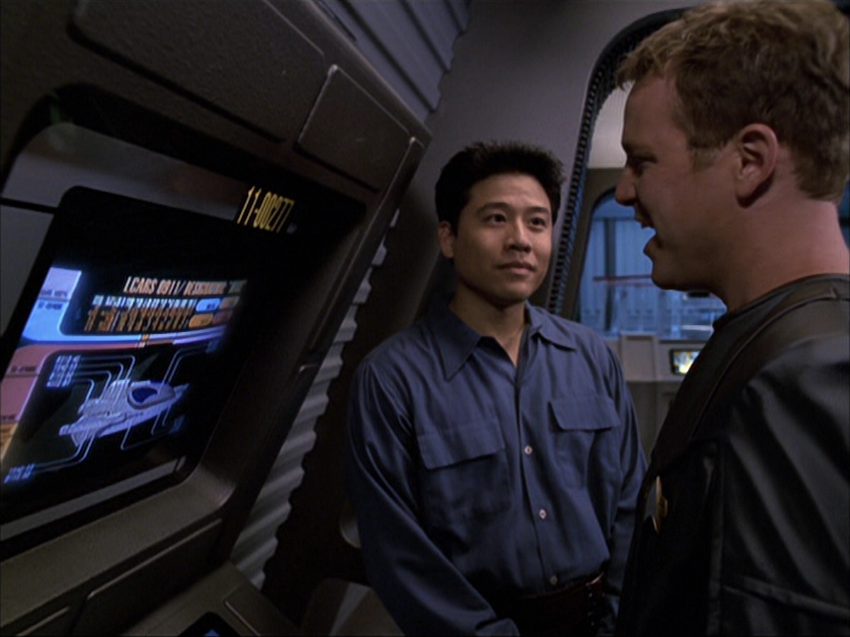 extant_StarTrek_VOY_6x05-Alice_01115.jpg