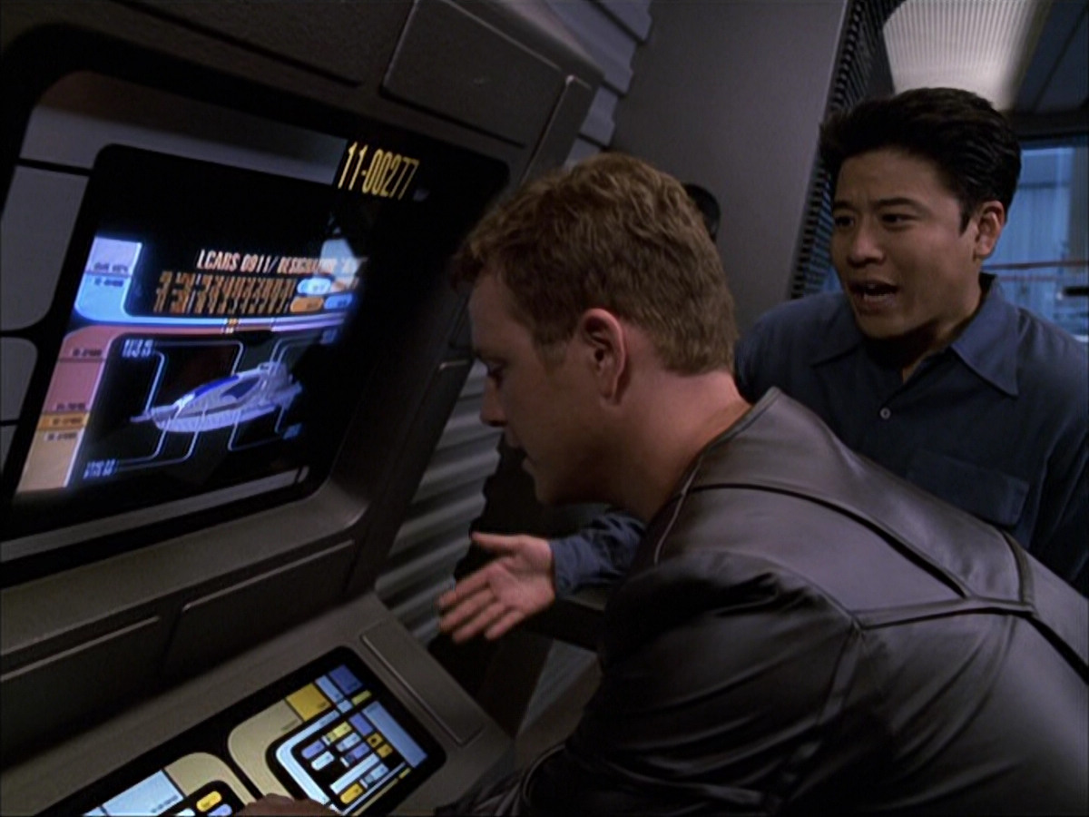extant_StarTrek_VOY_6x05-Alice_01128.jpg