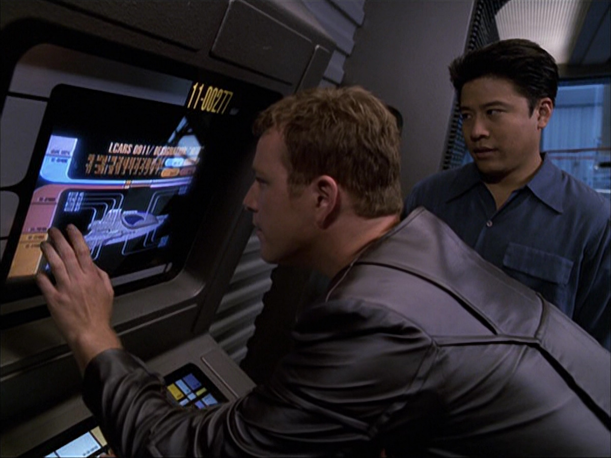 extant_StarTrek_VOY_6x05-Alice_01132.jpg