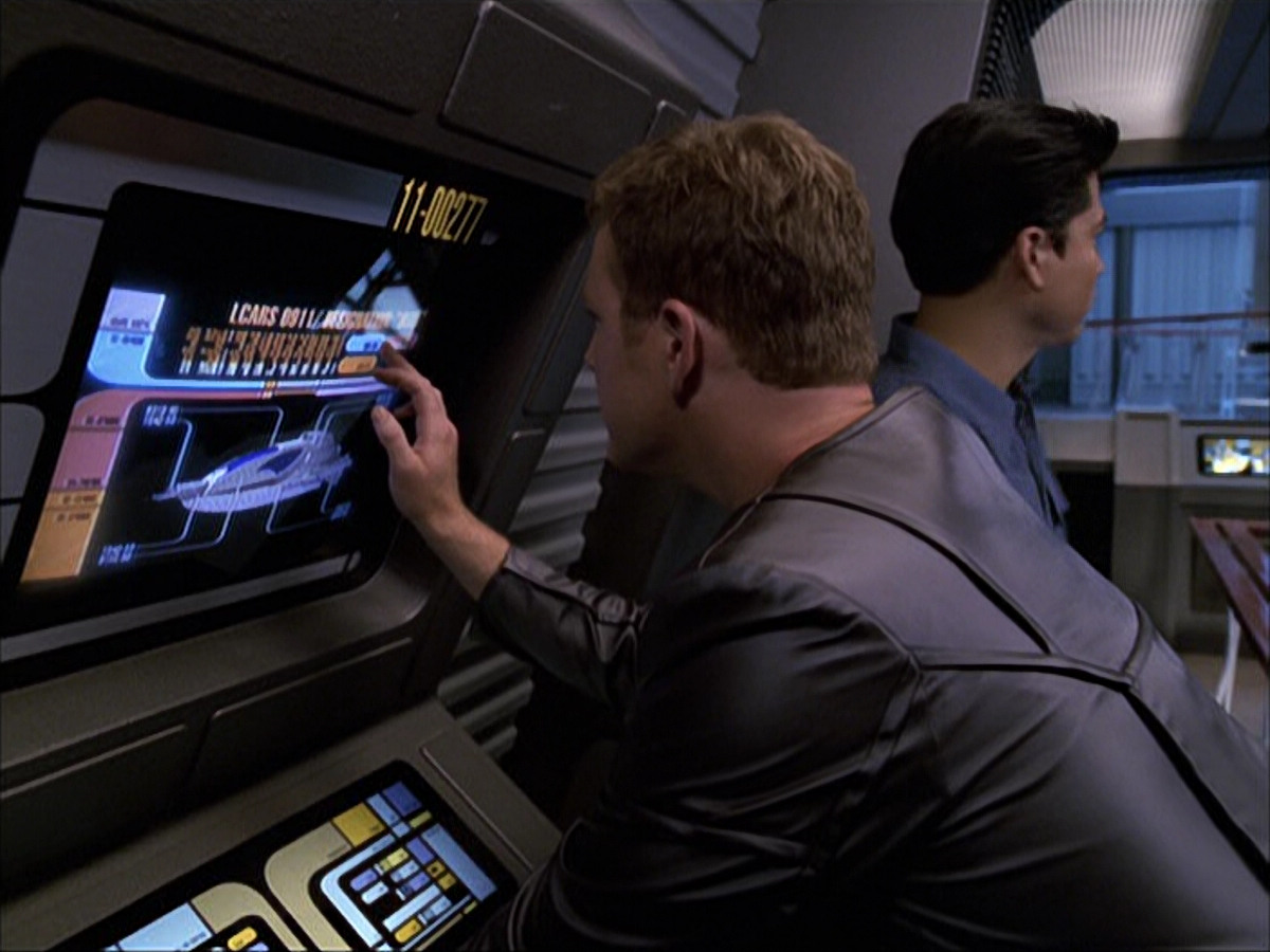 extant_StarTrek_VOY_6x05-Alice_01136.jpg