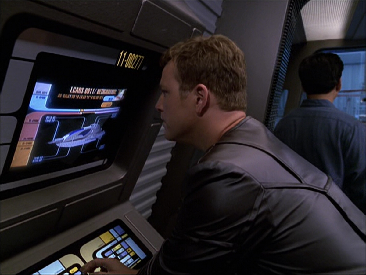 extant_StarTrek_VOY_6x05-Alice_01137.jpg