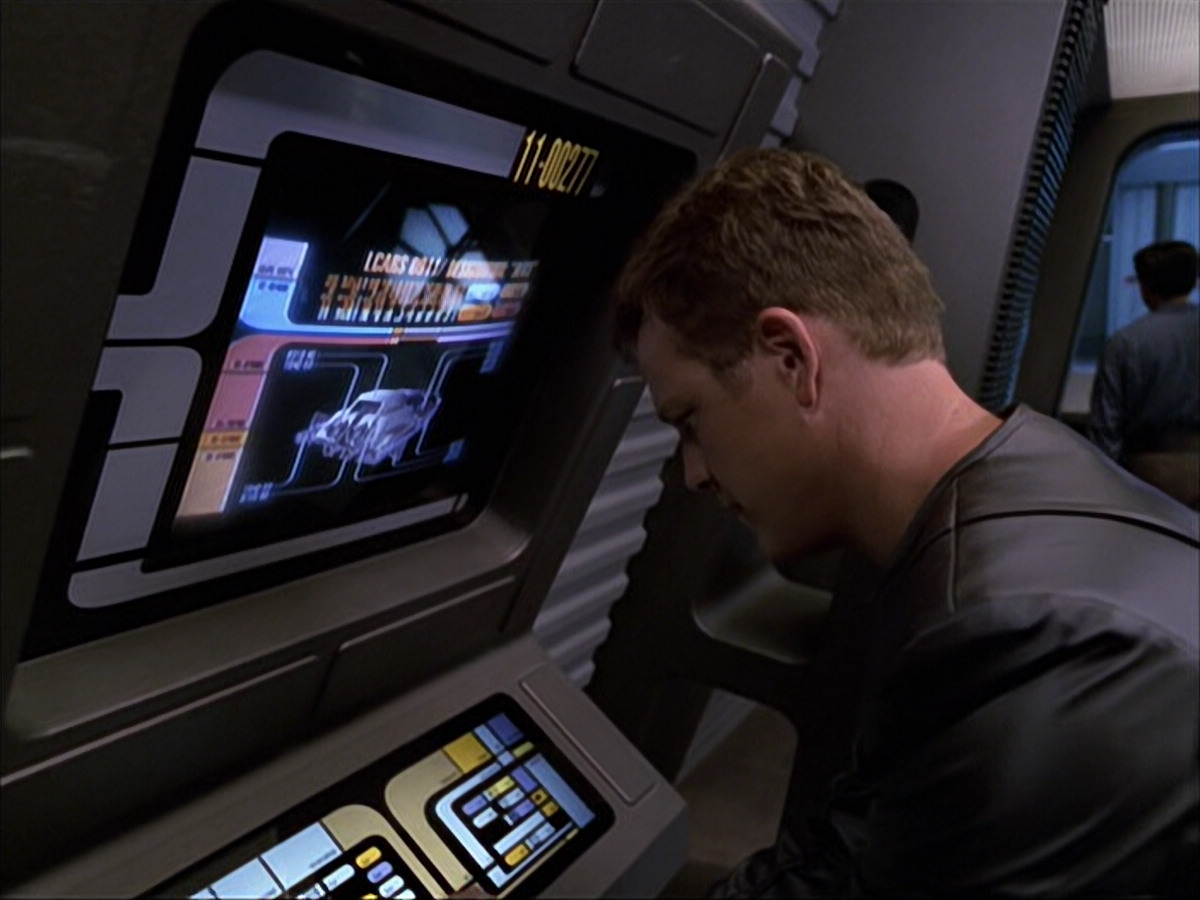 extant_StarTrek_VOY_6x05-Alice_01140.jpg