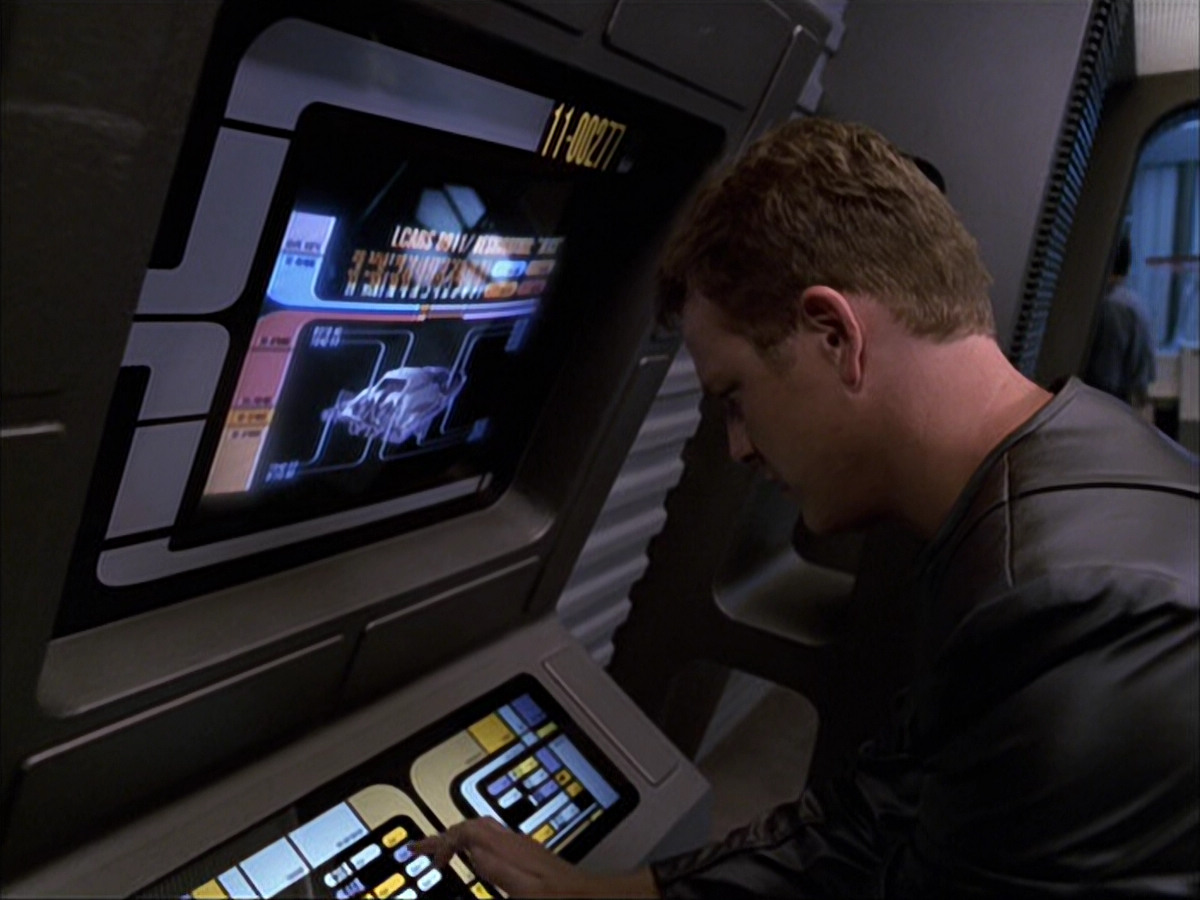 extant_StarTrek_VOY_6x05-Alice_01141.jpg