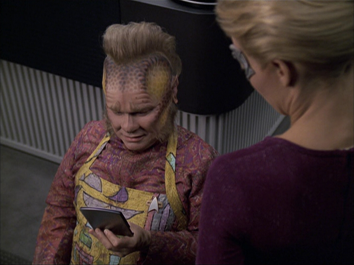 extant_StarTrek_VOY_6x05-Alice_01158.jpg