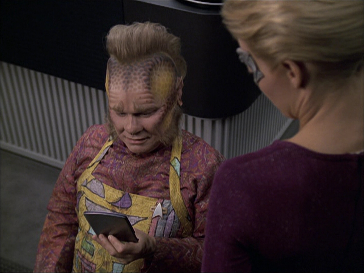 extant_StarTrek_VOY_6x05-Alice_01159.jpg
