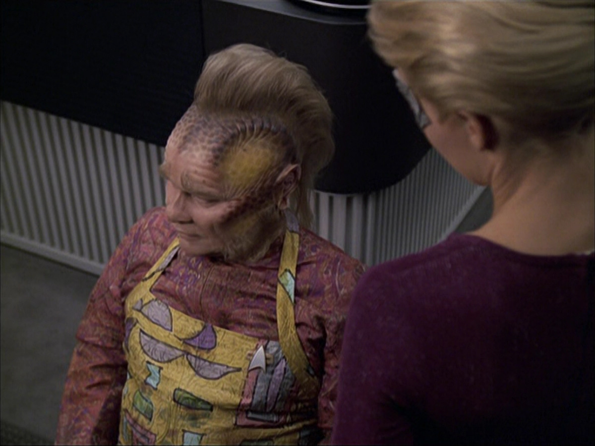 extant_StarTrek_VOY_6x05-Alice_01161.jpg