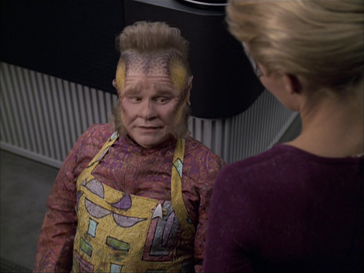 extant_StarTrek_VOY_6x05-Alice_01163.jpg