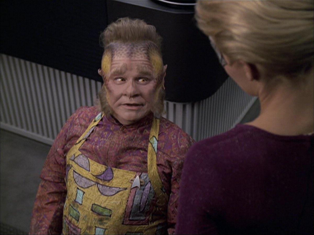 extant_StarTrek_VOY_6x05-Alice_01164.jpg