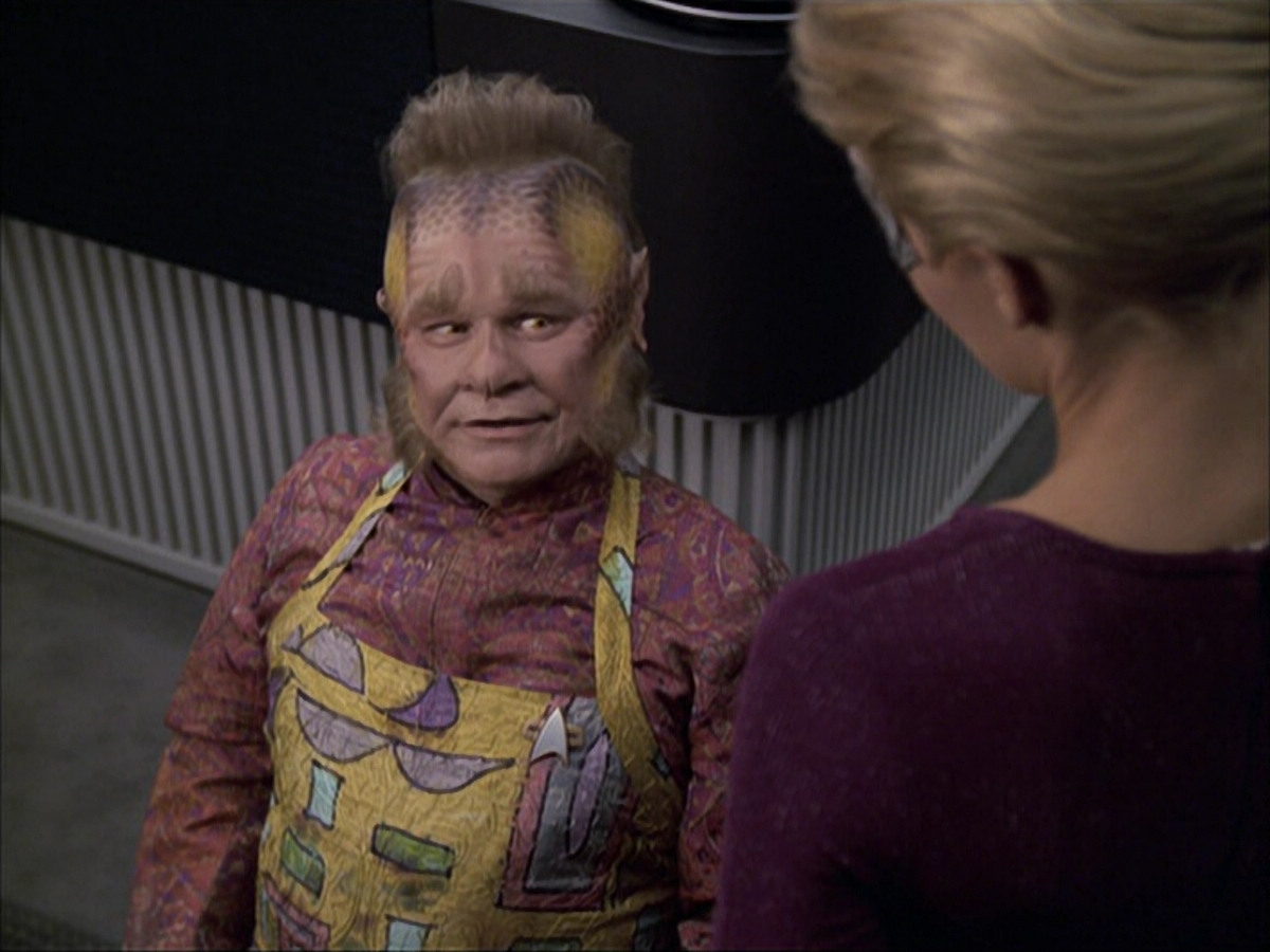 extant_StarTrek_VOY_6x05-Alice_01166.jpg
