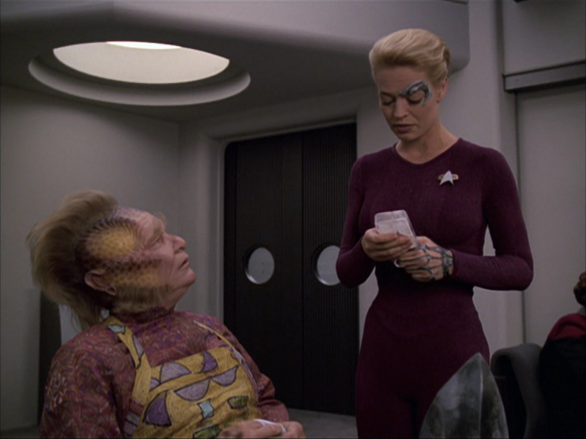 extant_StarTrek_VOY_6x05-Alice_01192.jpg