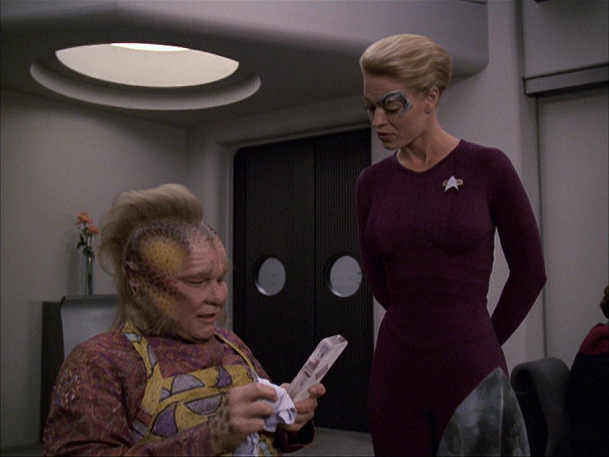 extant_StarTrek_VOY_6x05-Alice_01199.jpg