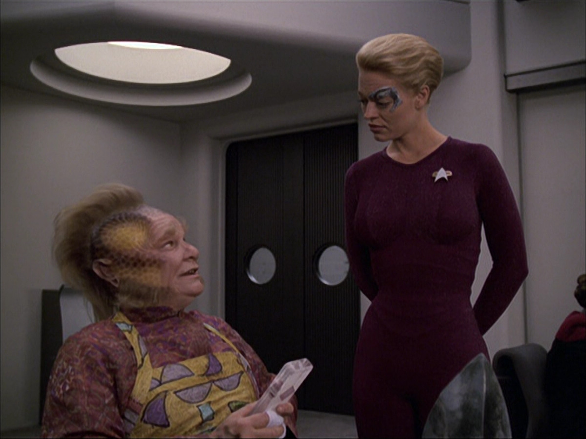 extant_StarTrek_VOY_6x05-Alice_01206.jpg