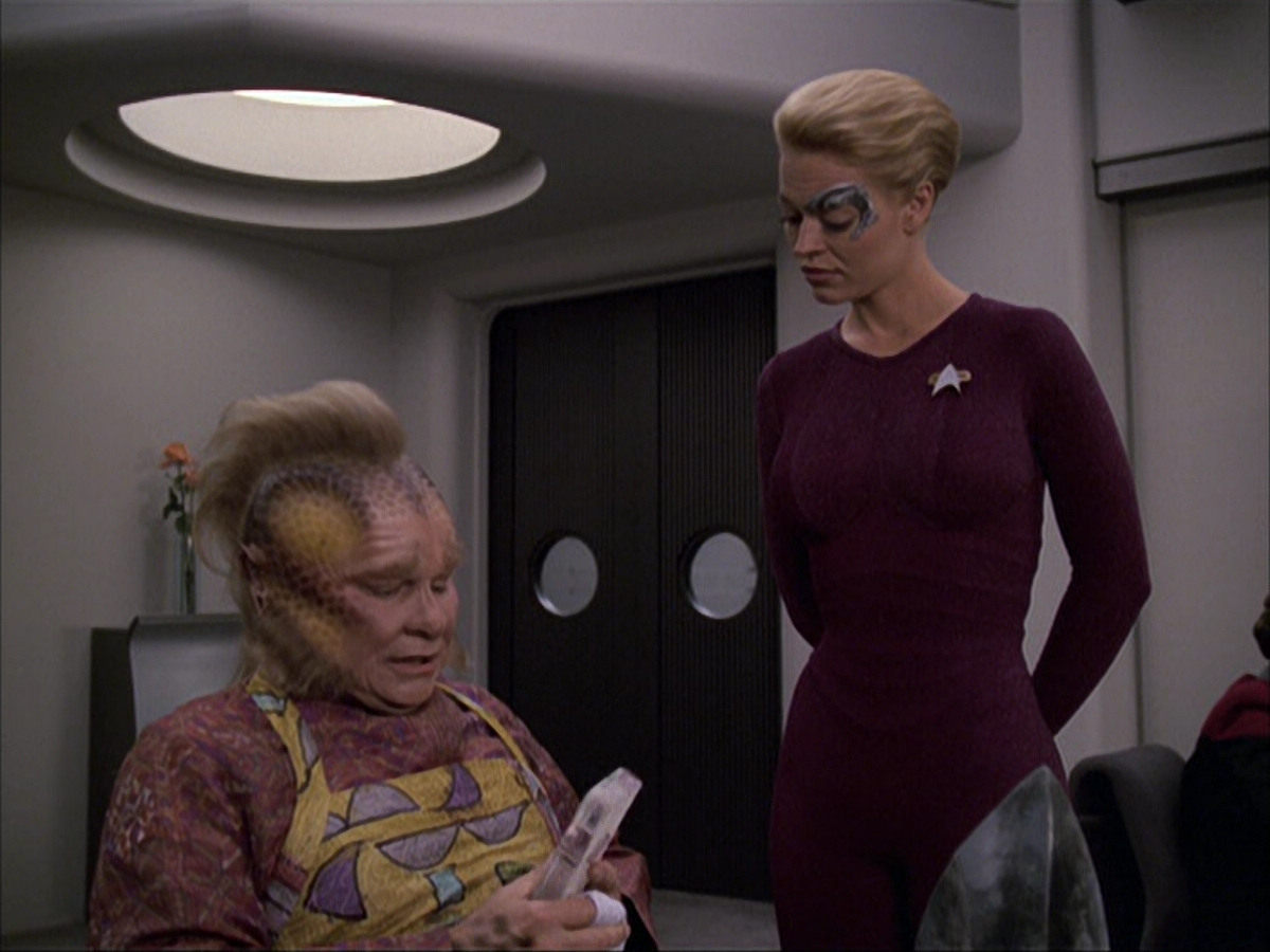 extant_StarTrek_VOY_6x05-Alice_01208.jpg