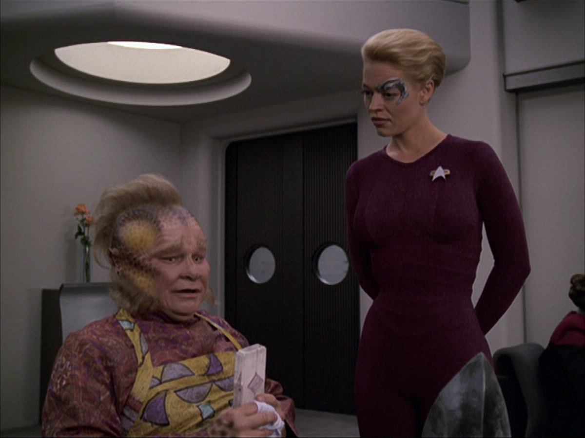extant_StarTrek_VOY_6x05-Alice_01211.jpg