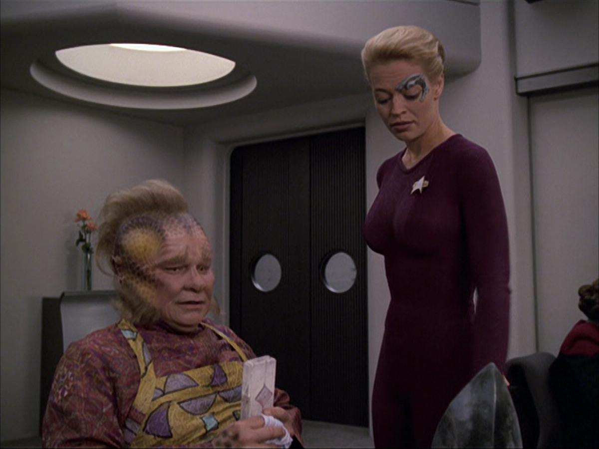 extant_StarTrek_VOY_6x05-Alice_01213.jpg