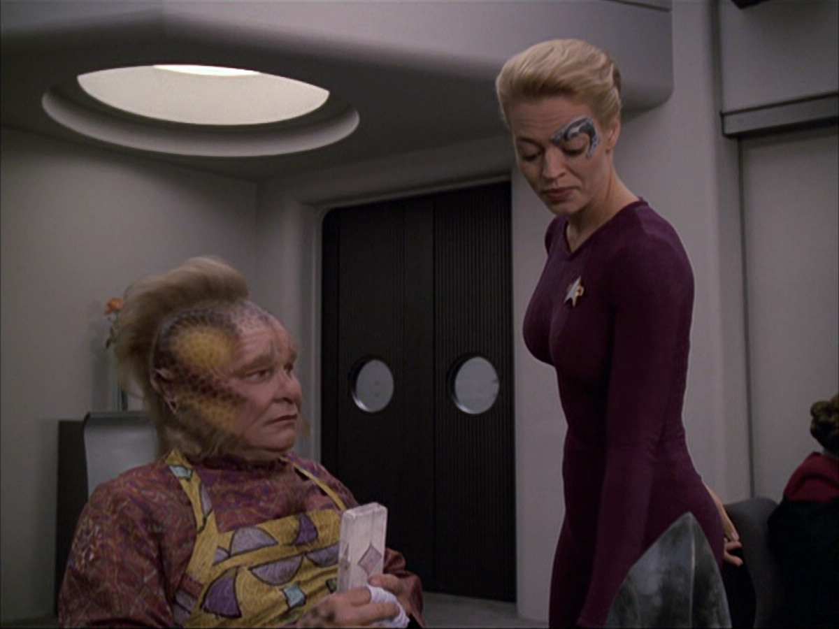 extant_StarTrek_VOY_6x05-Alice_01214.jpg