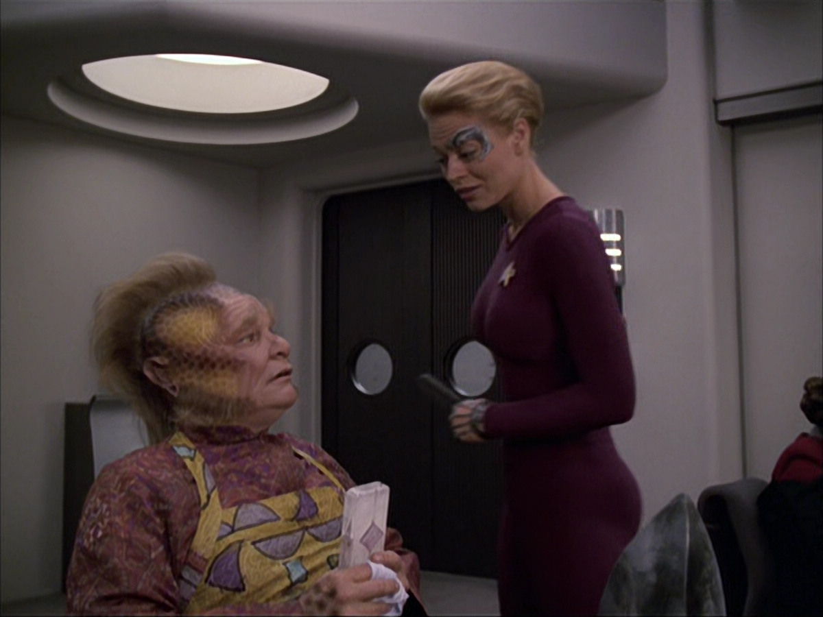 extant_StarTrek_VOY_6x05-Alice_01216.jpg
