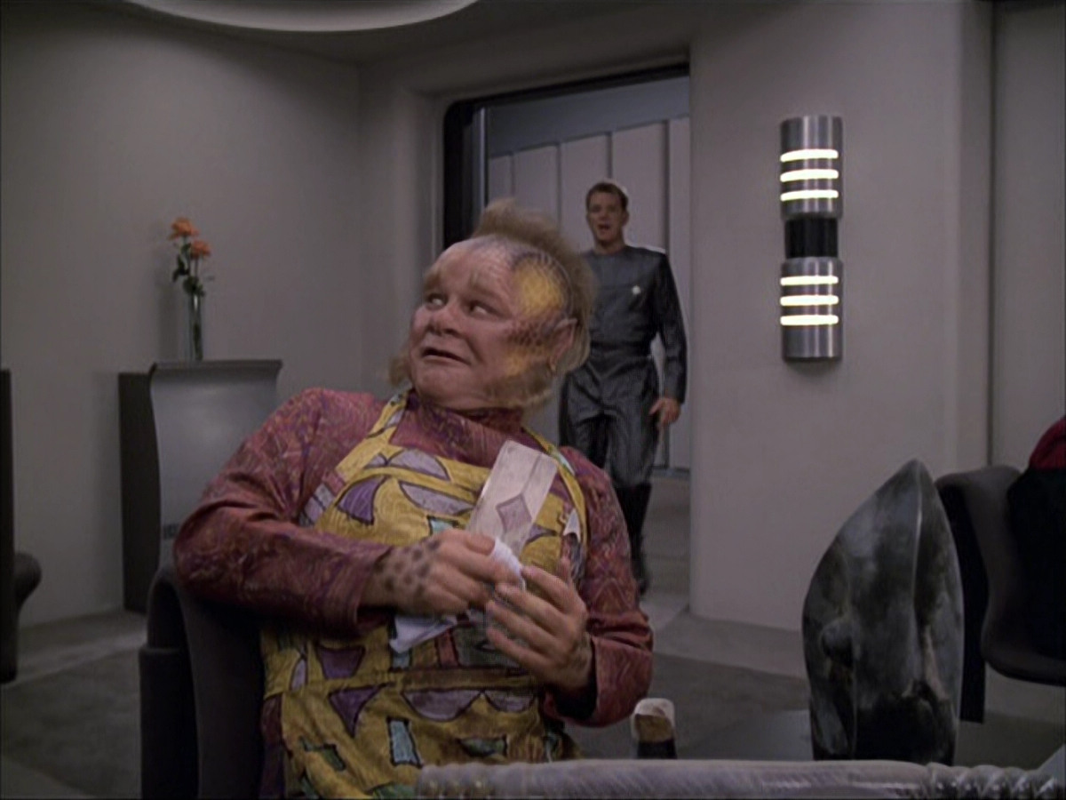 extant_StarTrek_VOY_6x05-Alice_01219.jpg