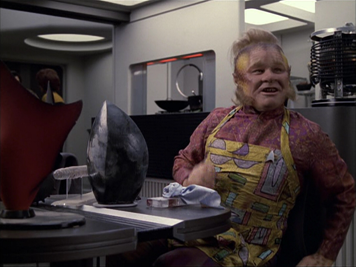 extant_StarTrek_VOY_6x05-Alice_01231.jpg