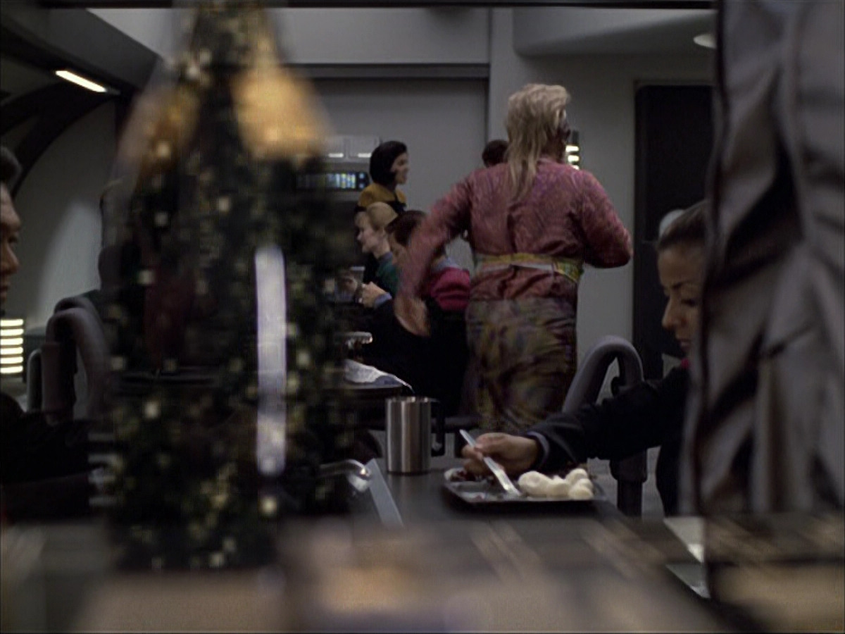extant_StarTrek_VOY_6x05-Alice_01234.jpg