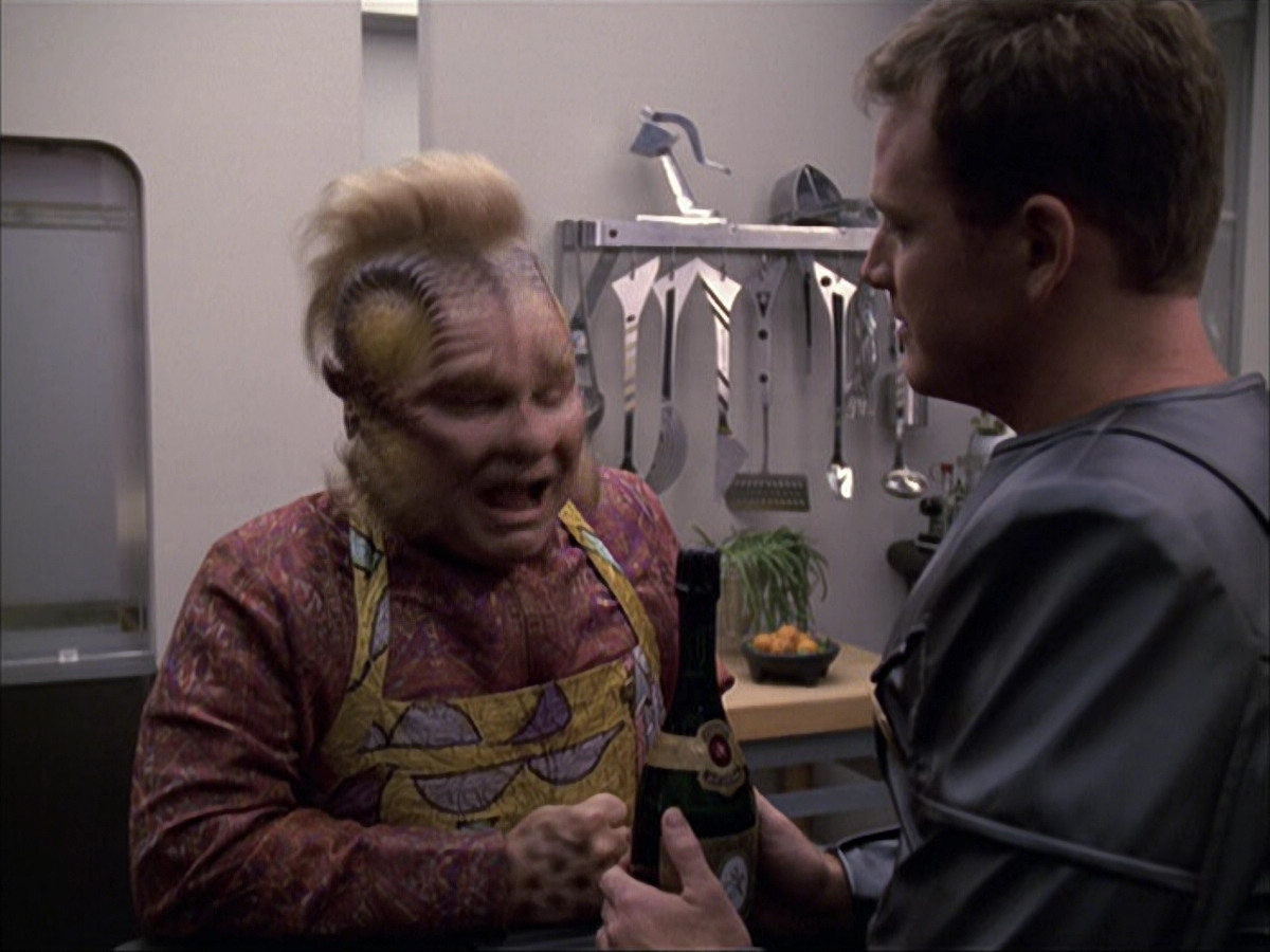extant_StarTrek_VOY_6x05-Alice_01251.jpg