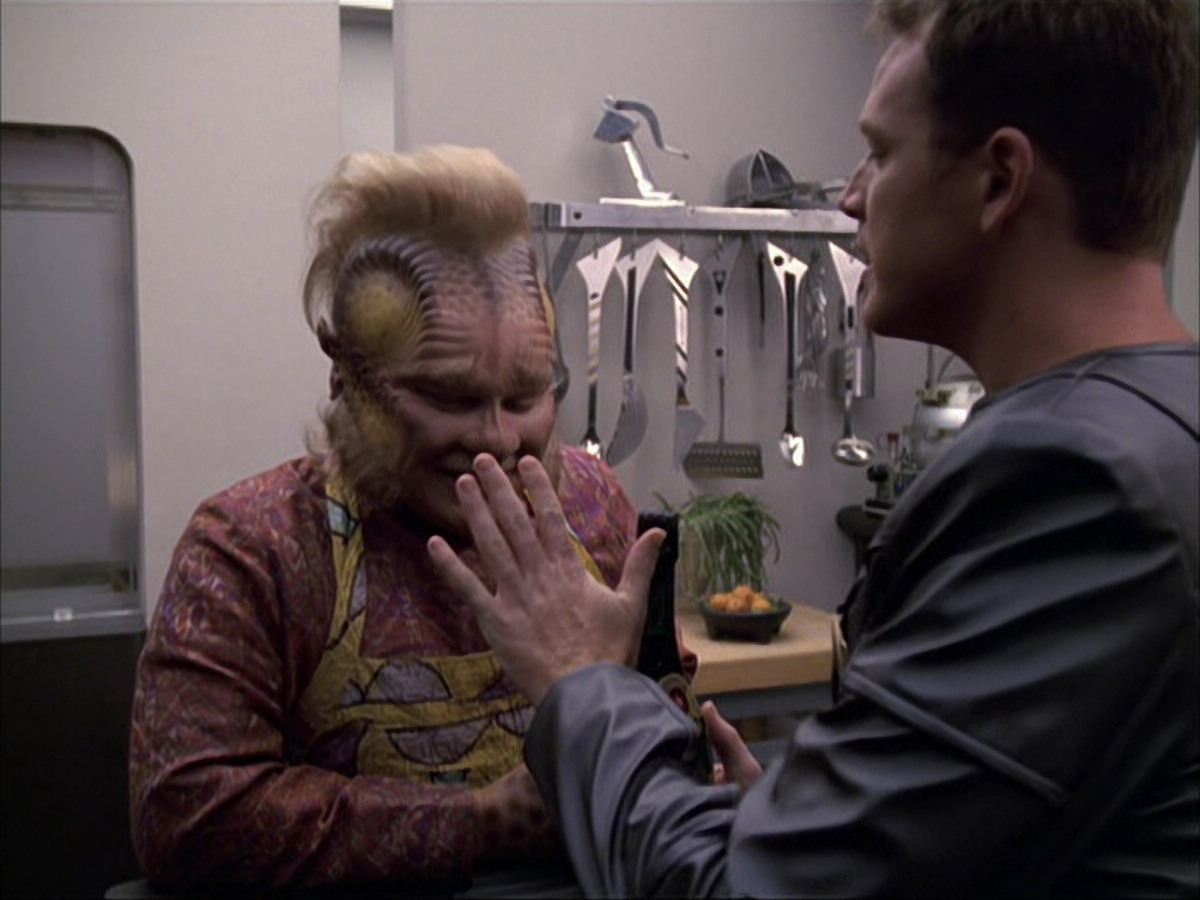 extant_StarTrek_VOY_6x05-Alice_01257.jpg