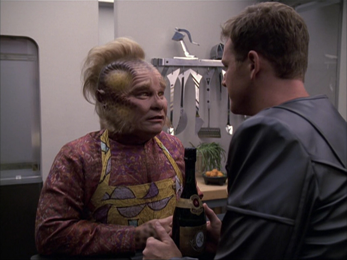 extant_StarTrek_VOY_6x05-Alice_01260.jpg