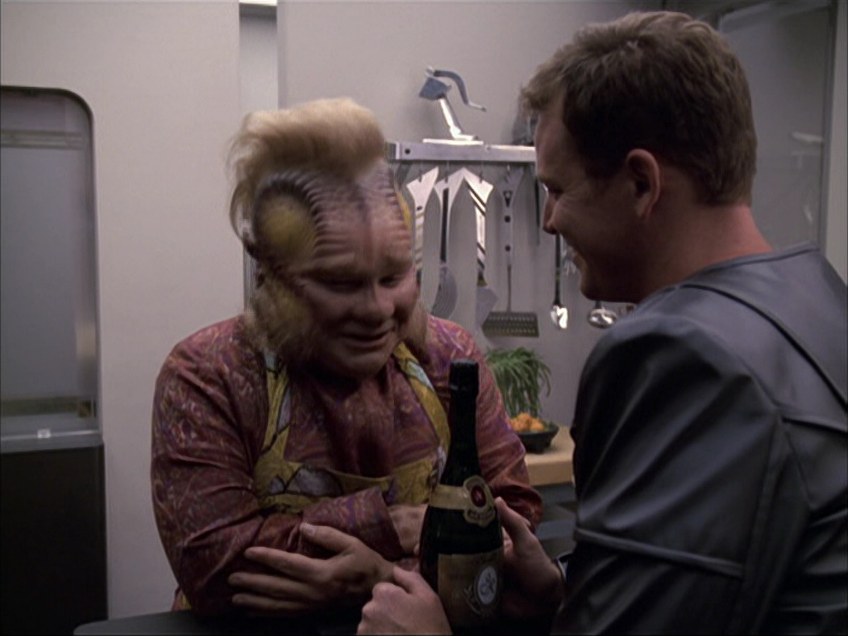 extant_StarTrek_VOY_6x05-Alice_01265.jpg