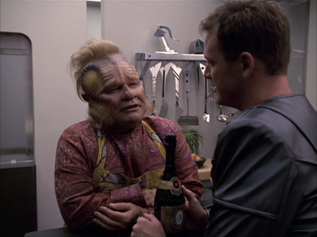 extant_StarTrek_VOY_6x05-Alice_01270.jpg