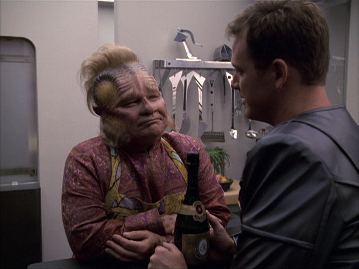extant_StarTrek_VOY_6x05-Alice_01271.jpg