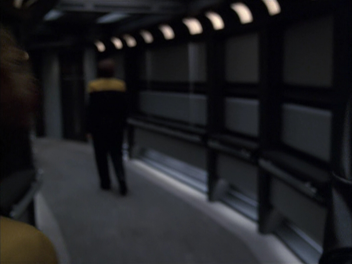 extant_StarTrek_VOY_6x05-Alice_01284.jpg