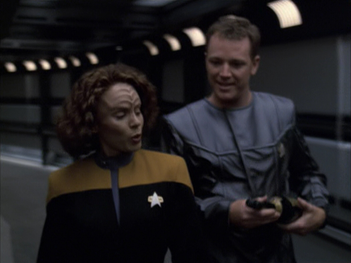 extant_StarTrek_VOY_6x05-Alice_01287.jpg