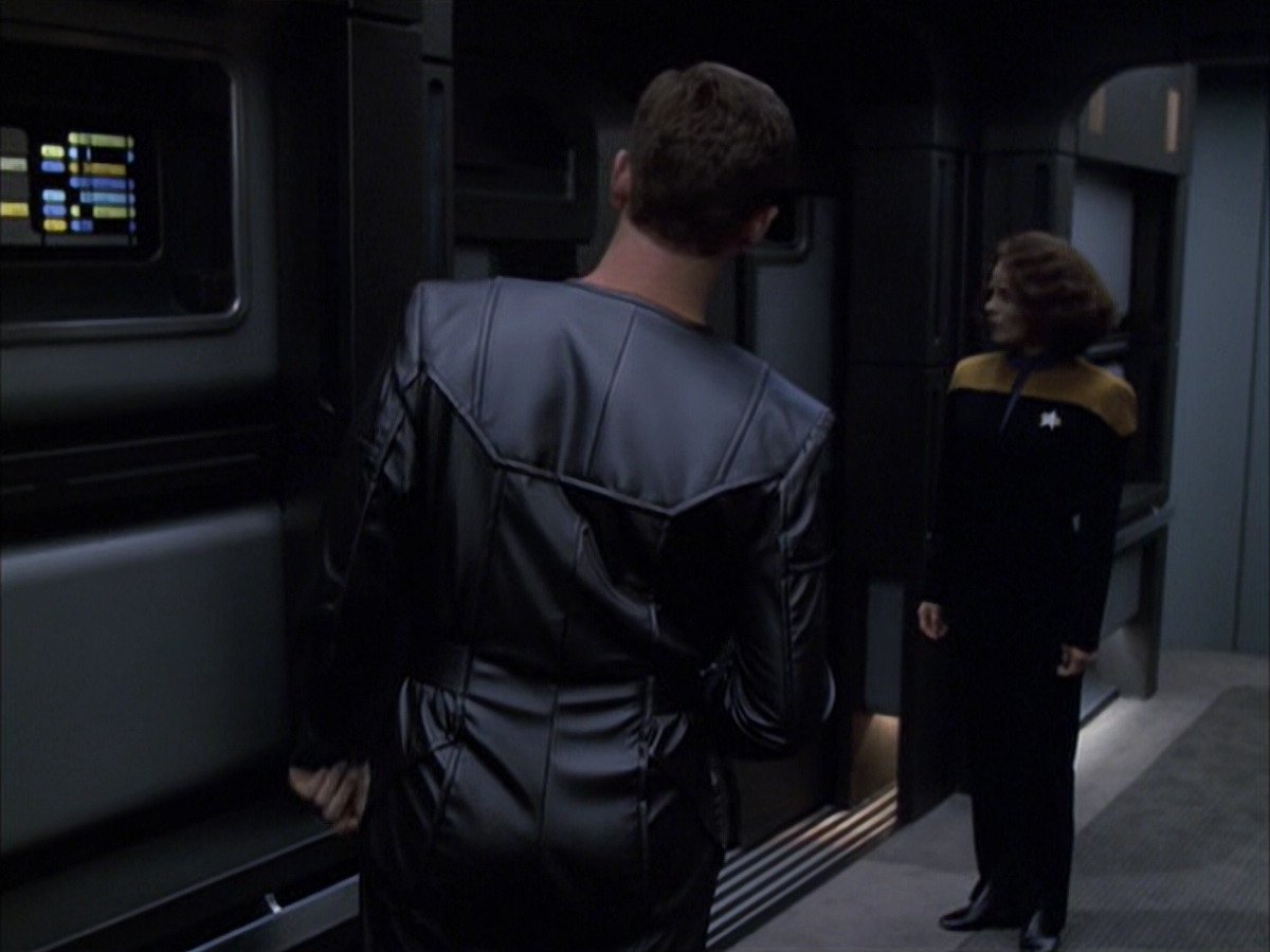 extant_StarTrek_VOY_6x05-Alice_01303.jpg